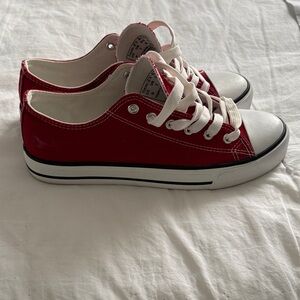 Classic Kids Low-Top Canvas Sneakers - Red